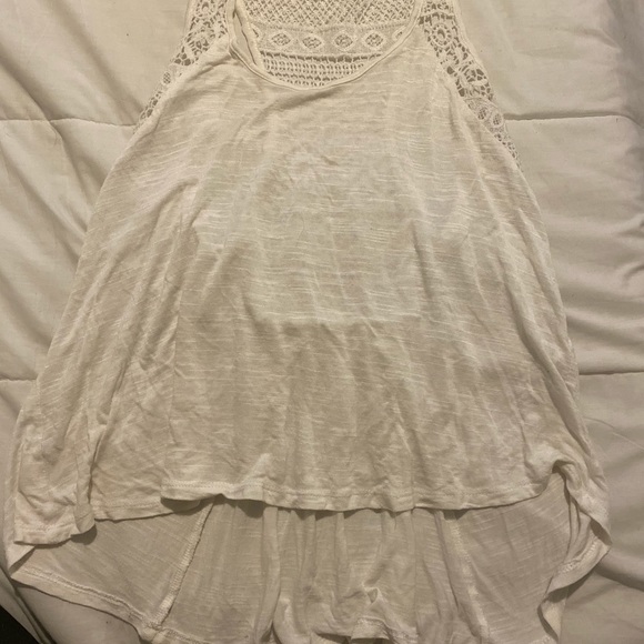 Bundle of 4 summer tanks! - Picture 3 of 10